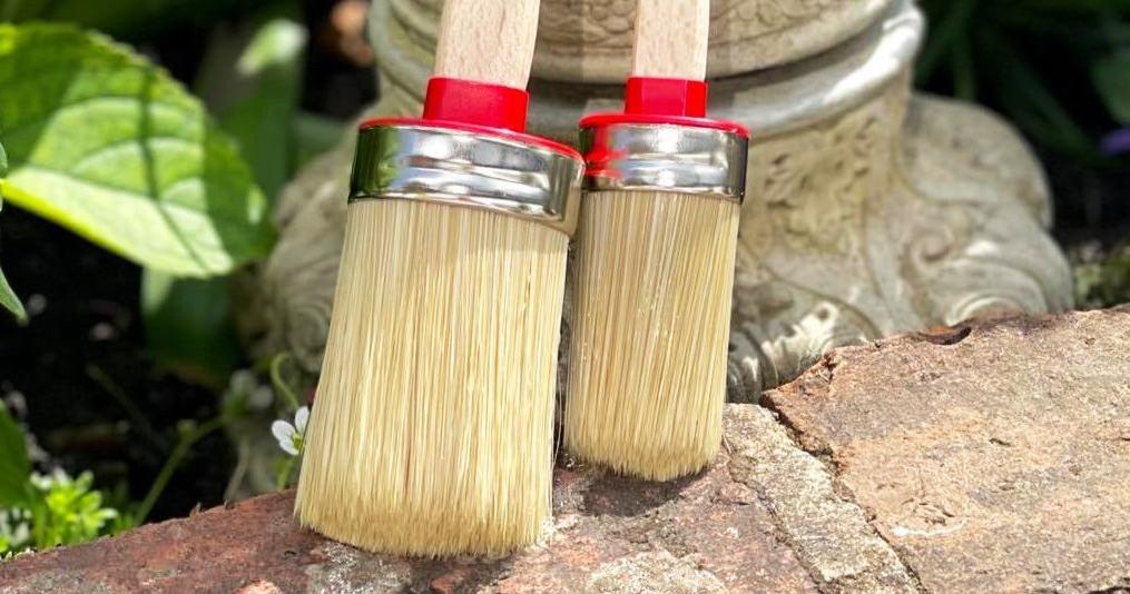 Small Synthetic Oval Brush